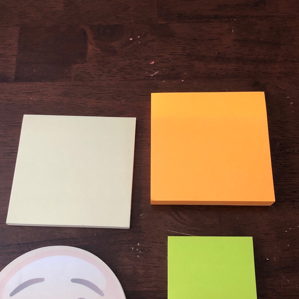 👻 Assorted Bright Sticky Note Pads Set - Picture 6 of 6